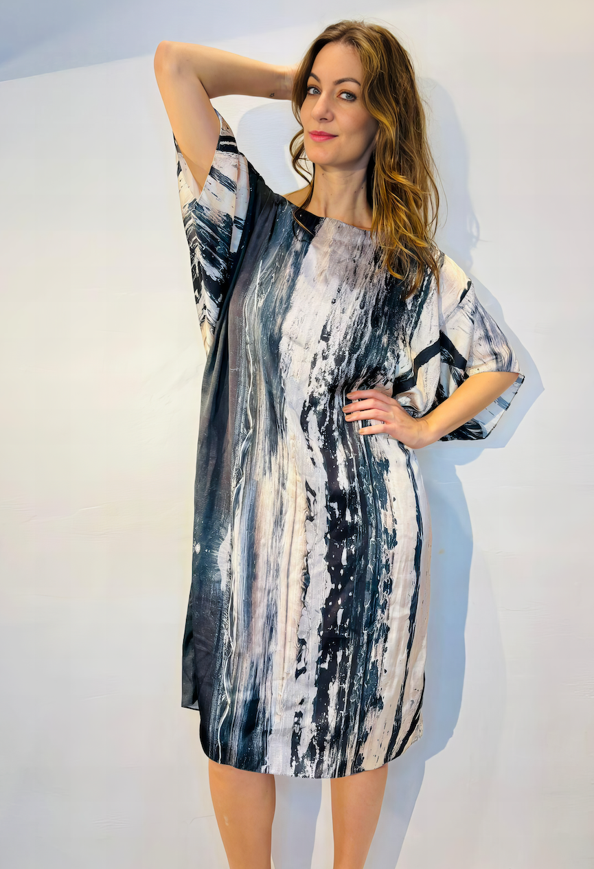 Alessa Long Short T-Dress Svart Munstur