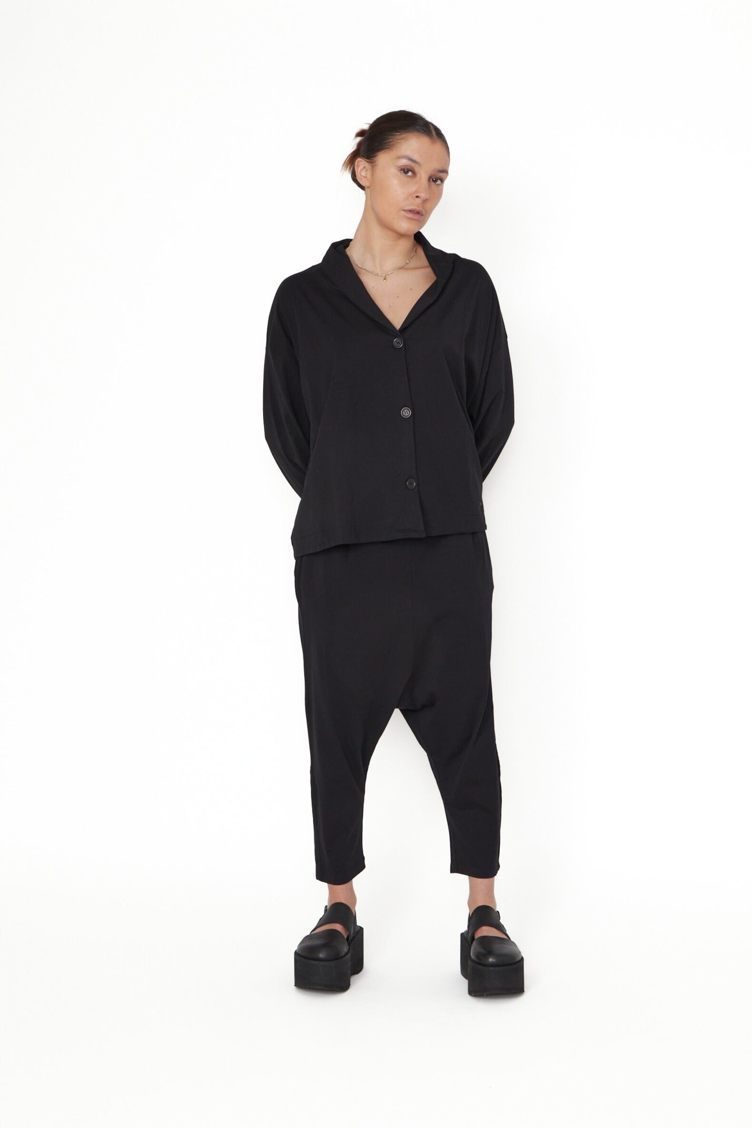 Sort Aarhus Baggy Buxur 1135 Svartar