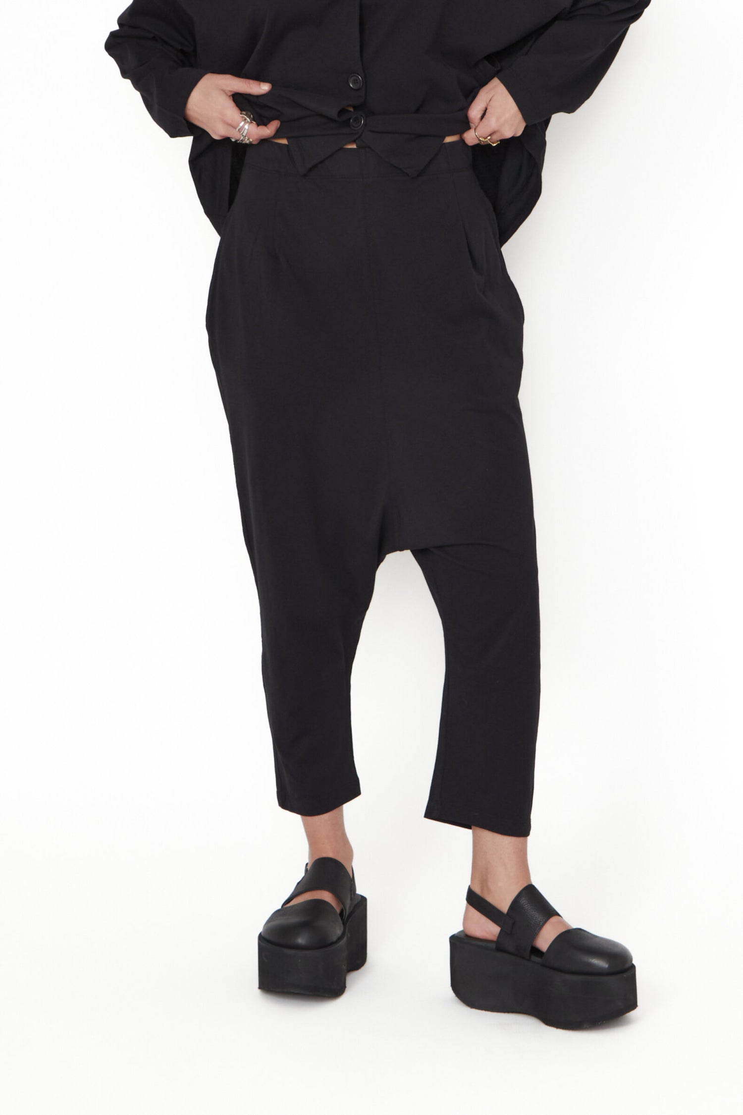 Sort Aarhus Baggy Buxur 1135 Svartar