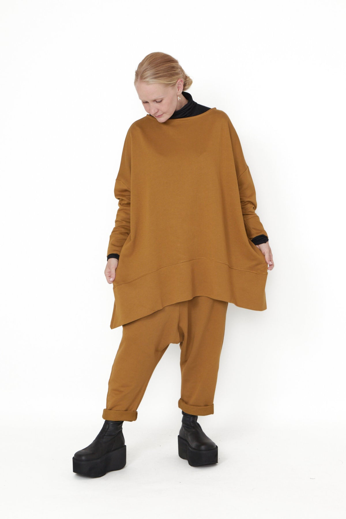 Sort Aarhus Oversize Peysa Ambra