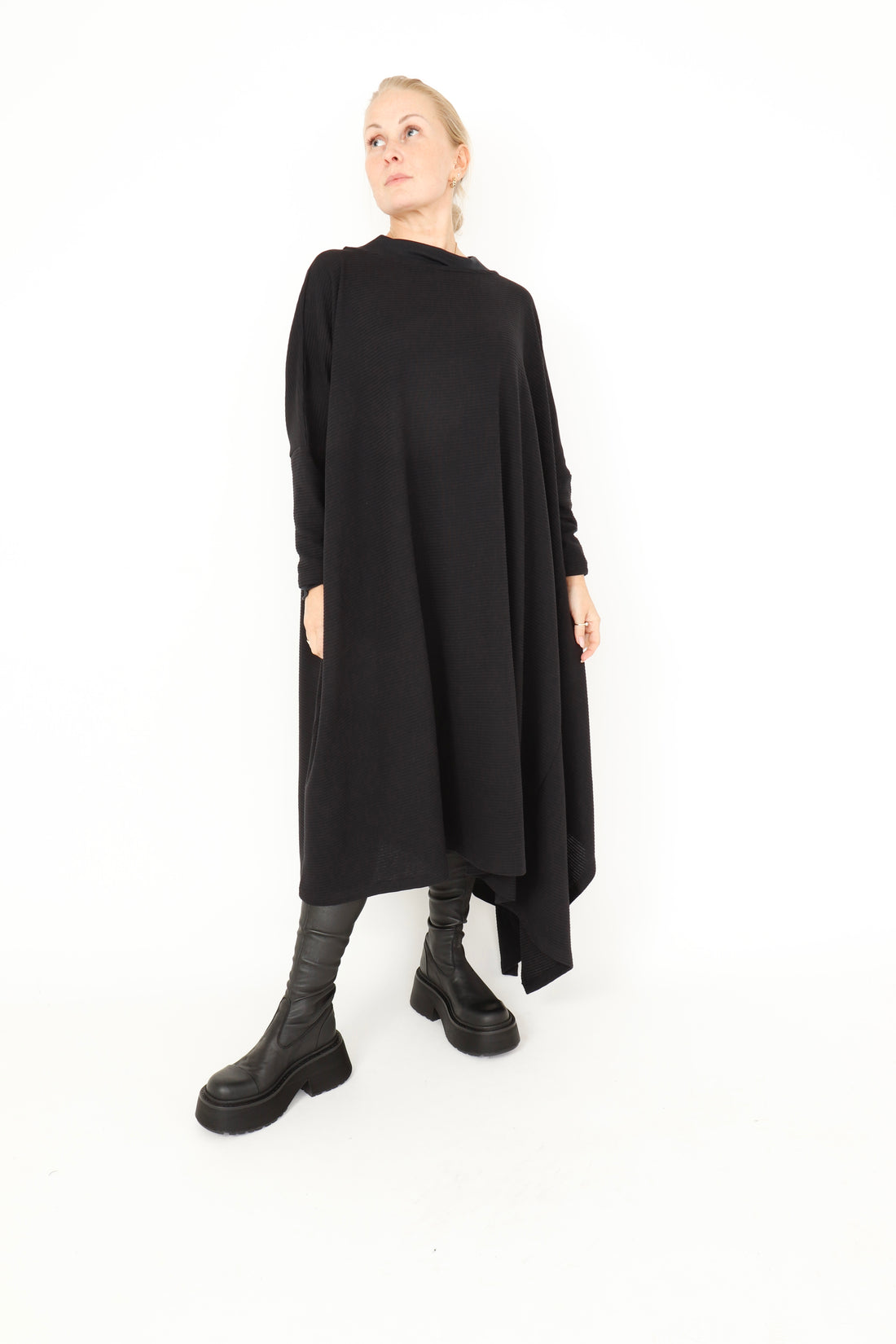 Sort Aarhus Oversized Dress 3083