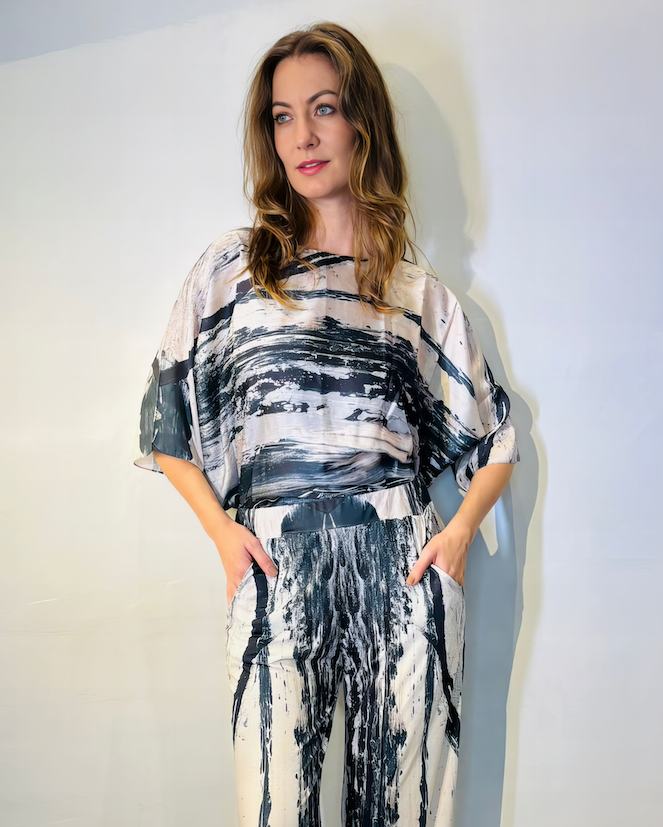 Alessa Bat Shirt Svart Munstur