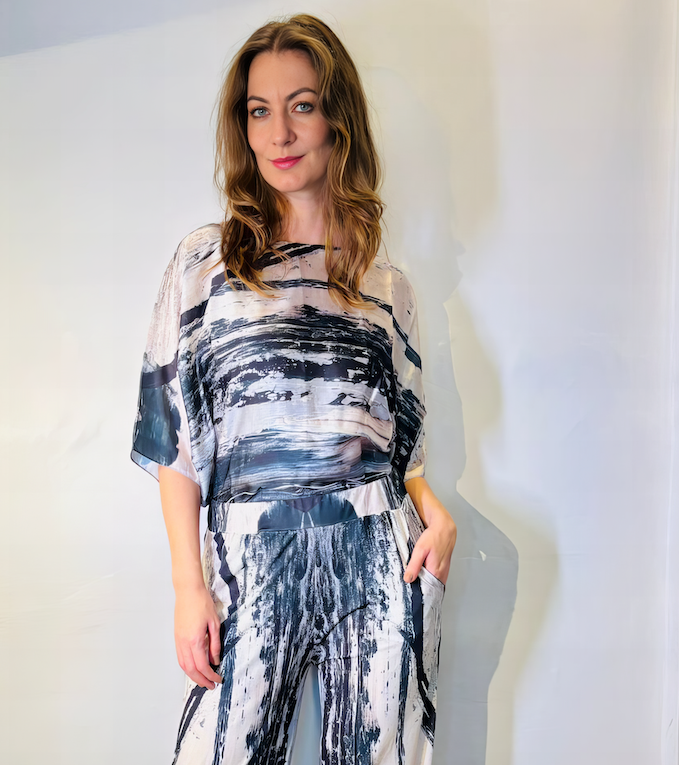 Alessa Bat Shirt Svart Munstur
